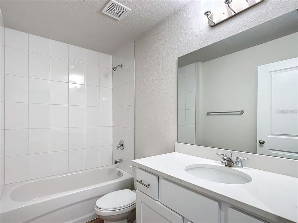 В аренду: $2,000 (2 спален, 2 ванн, 1052 Квадратных фут)