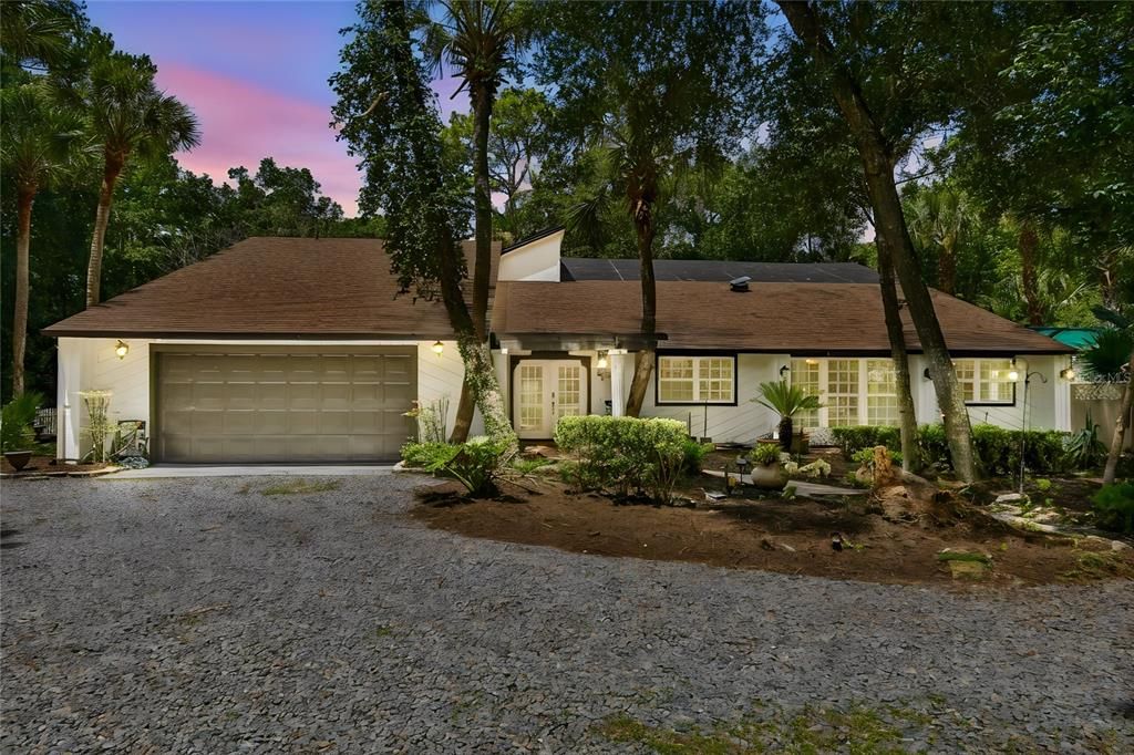 Vendido Recientemente: $875,000 (5 camas, 3 baños, 3250 Pies cuadrados)