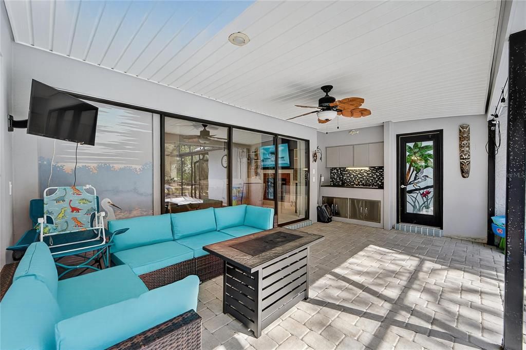 Active With Contract: $350,000 (3 beds, 2 baths, 2364 Square Feet)