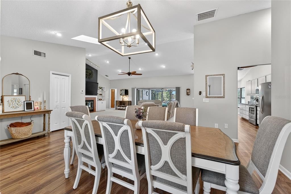Active With Contract: $350,000 (3 beds, 2 baths, 2364 Square Feet)