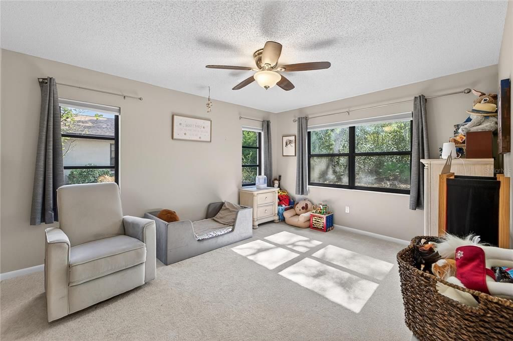 Active With Contract: $350,000 (3 beds, 2 baths, 2364 Square Feet)