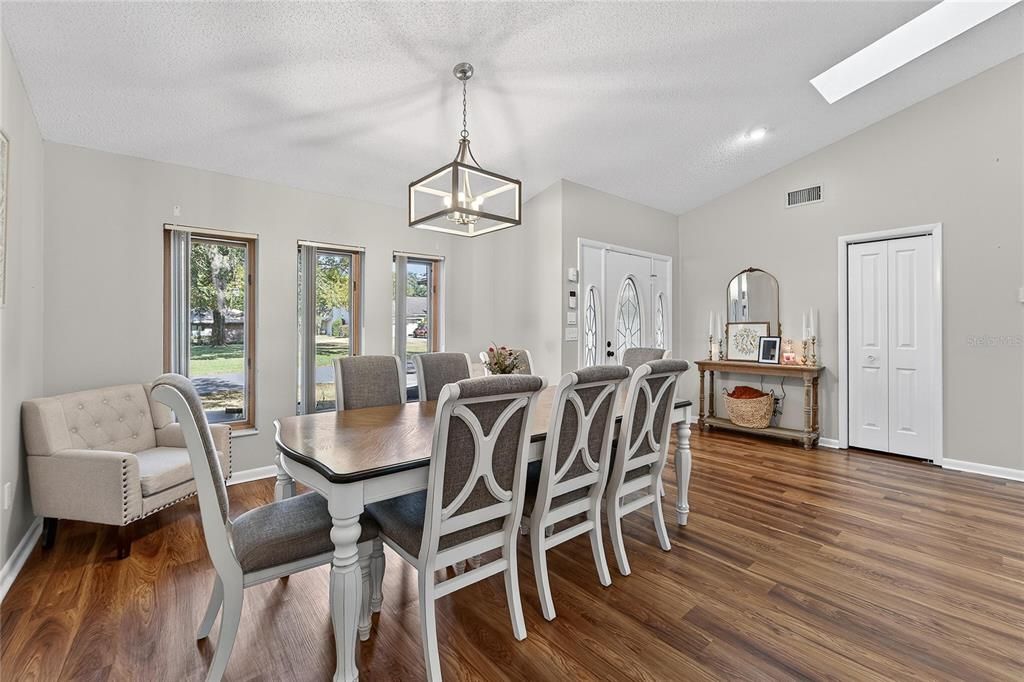 Active With Contract: $350,000 (3 beds, 2 baths, 2364 Square Feet)