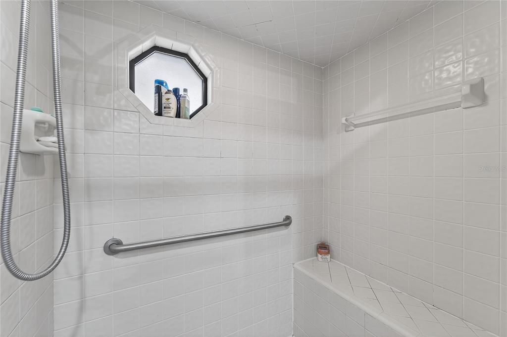 Active With Contract: $350,000 (3 beds, 2 baths, 2364 Square Feet)