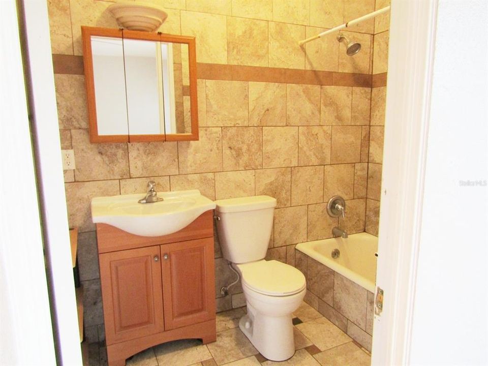 На продажу: $799,000 (6 спален, 0 ванн, 5030 Квадратных фут)