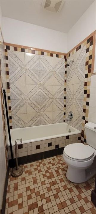 На продажу: $799,000 (6 спален, 0 ванн, 5030 Квадратных фут)