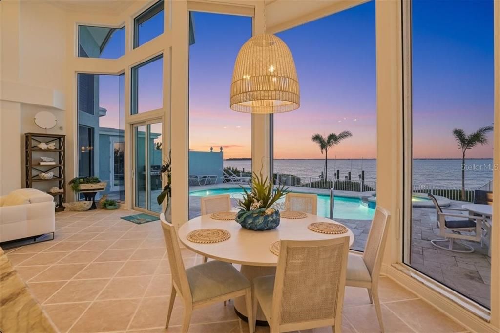 Activo con contrato: $3,600,000 (5 camas, 4 baños, 3732 Pies cuadrados)