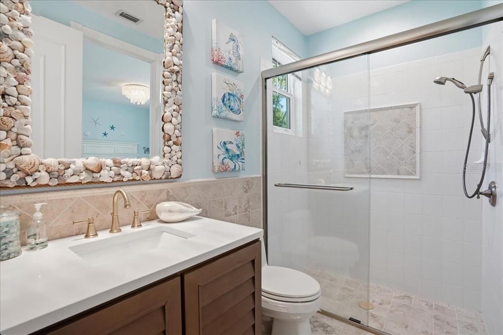 Activo con contrato: $3,600,000 (5 camas, 4 baños, 3732 Pies cuadrados)