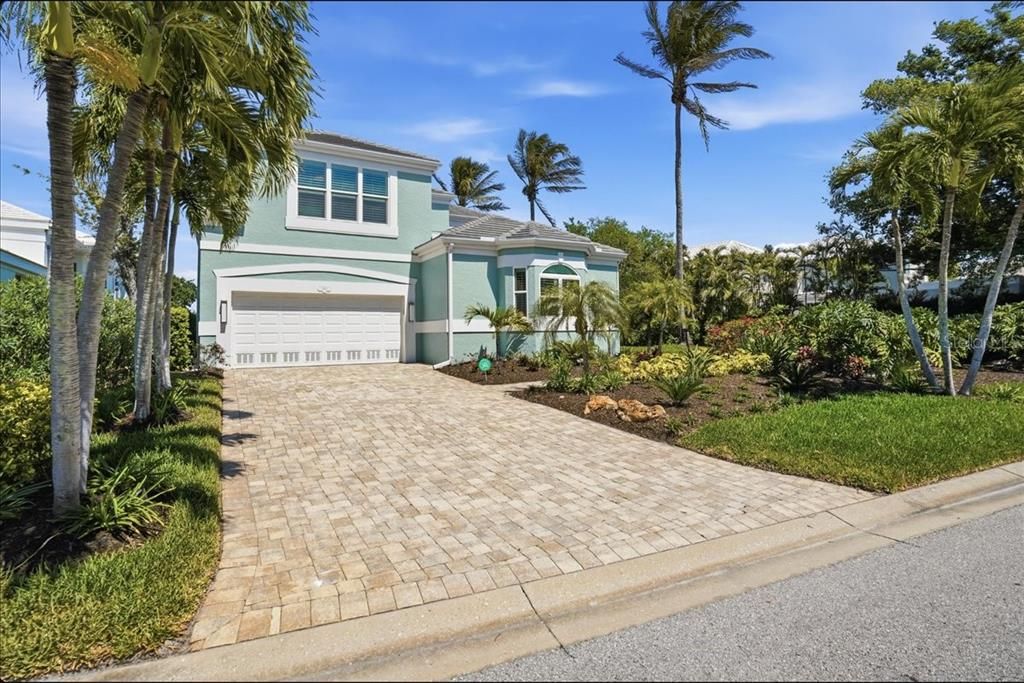 Activo con contrato: $3,600,000 (5 camas, 4 baños, 3732 Pies cuadrados)