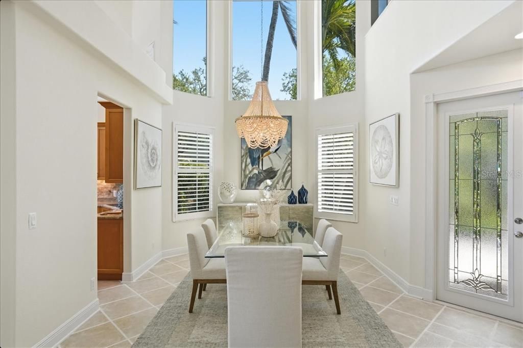 Activo con contrato: $3,600,000 (5 camas, 4 baños, 3732 Pies cuadrados)