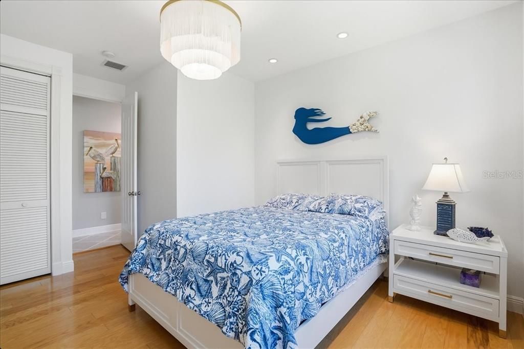 Activo con contrato: $3,600,000 (5 camas, 4 baños, 3732 Pies cuadrados)