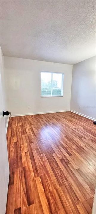 На продажу: $115,000 (2 спален, 1 ванн, 990 Квадратных фут)