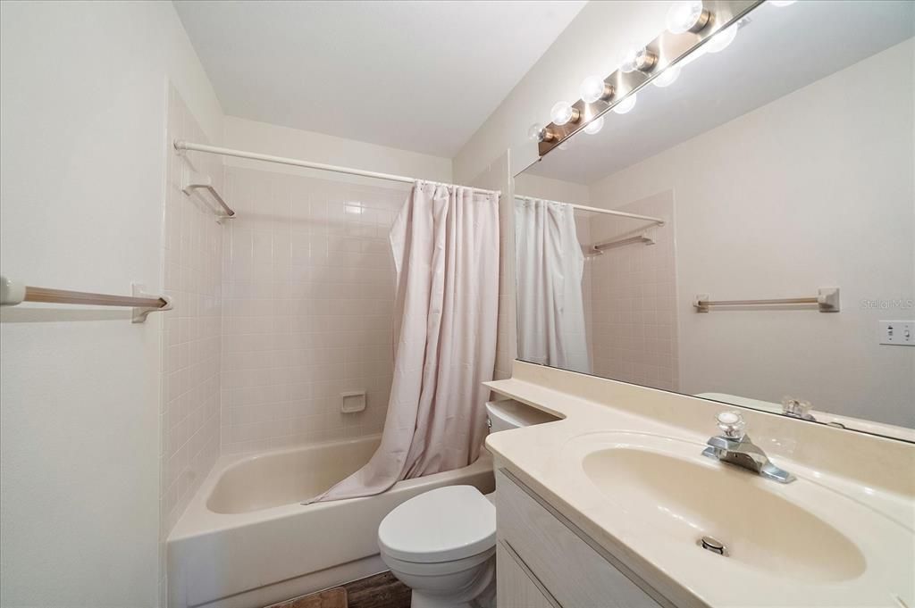 En Venta: $379,000 (3 camas, 3 baños, 2171 Pies cuadrados)