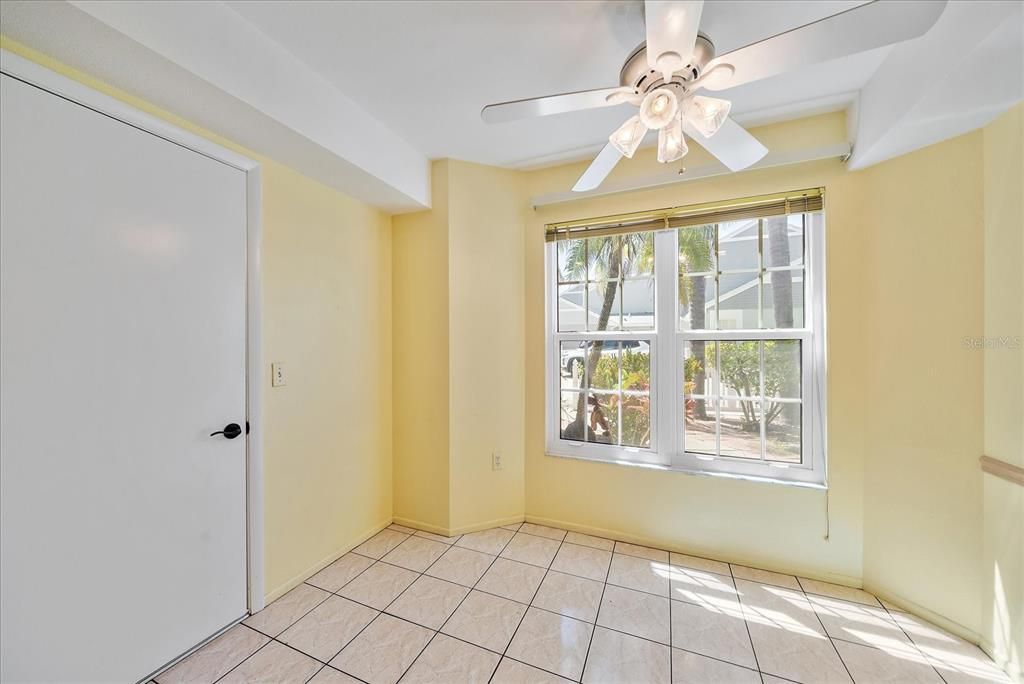 En Venta: $379,000 (3 camas, 3 baños, 2171 Pies cuadrados)