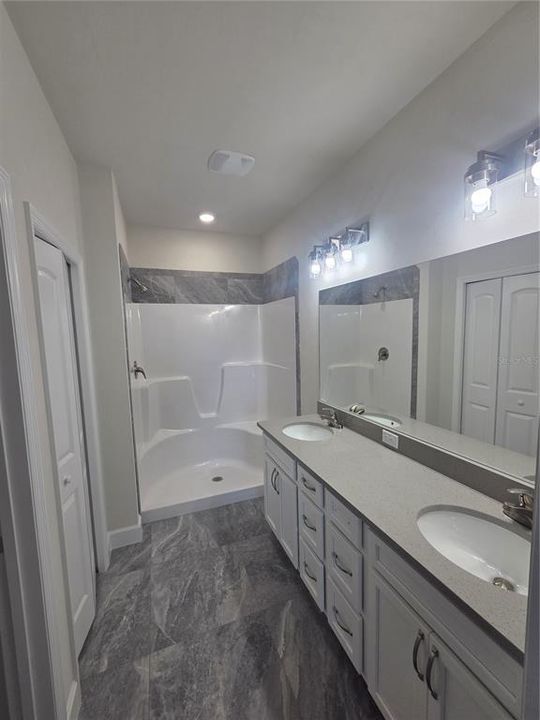 Activo con contrato: $295,000 (3 camas, 2 baños, 1314 Pies cuadrados)