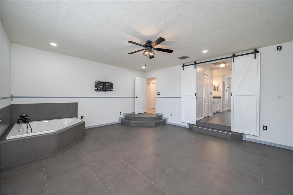 Active With Contract: $3,600 (4 beds, 2 baths, 2578 Square Feet)