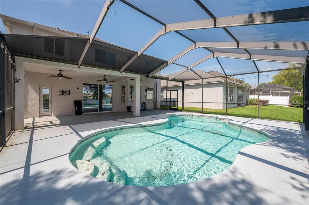 Active With Contract: $3,600 (4 beds, 2 baths, 2578 Square Feet)