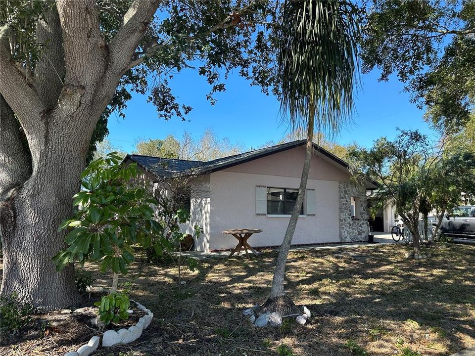 Vendido Recientemente: $350,000 (2 camas, 2 baños, 1524 Pies cuadrados)
