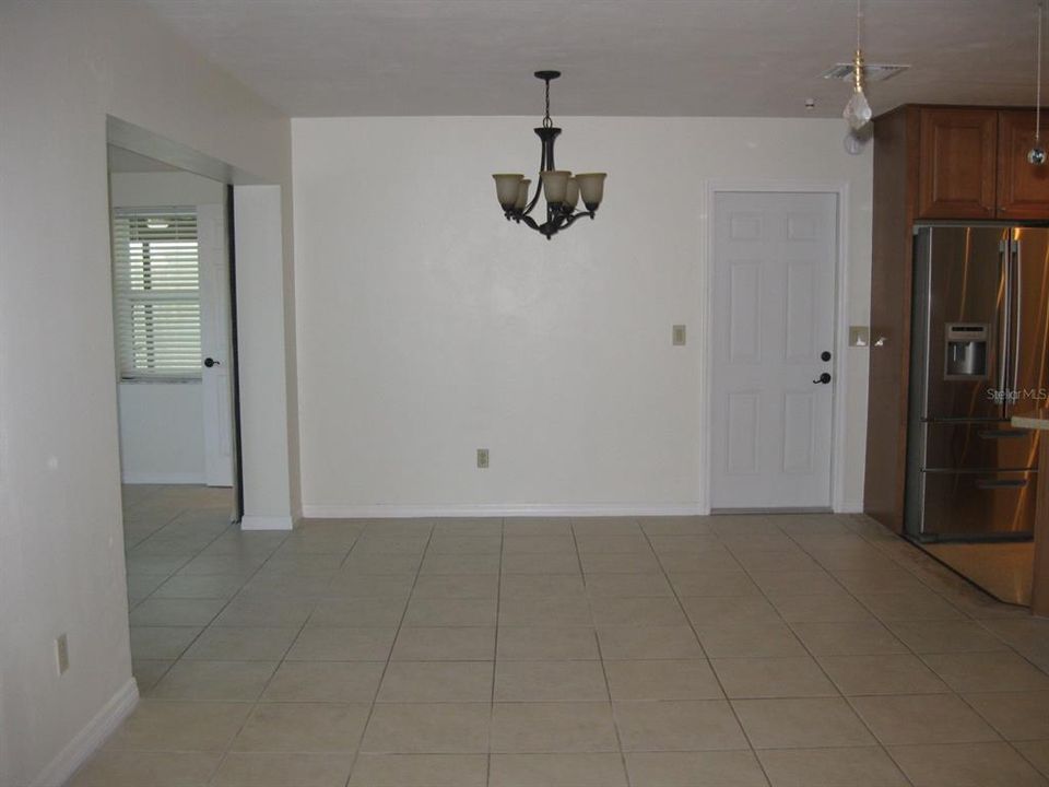 Active With Contract: $2,700 (2 beds, 2 baths, 1235 Square Feet)