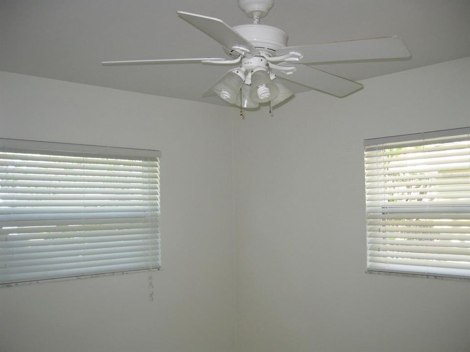 Active With Contract: $2,700 (2 beds, 2 baths, 1235 Square Feet)