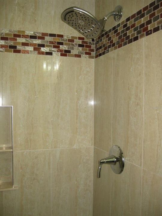 Active With Contract: $2,700 (2 beds, 2 baths, 1235 Square Feet)