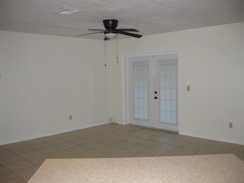 Active With Contract: $2,700 (2 beds, 2 baths, 1235 Square Feet)