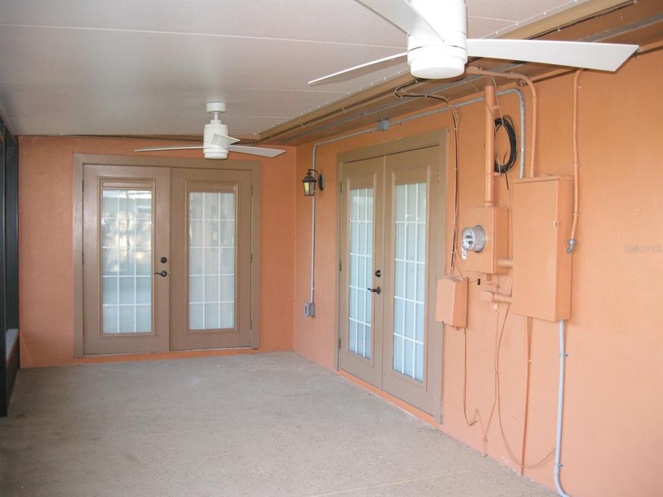 Active With Contract: $2,700 (2 beds, 2 baths, 1235 Square Feet)