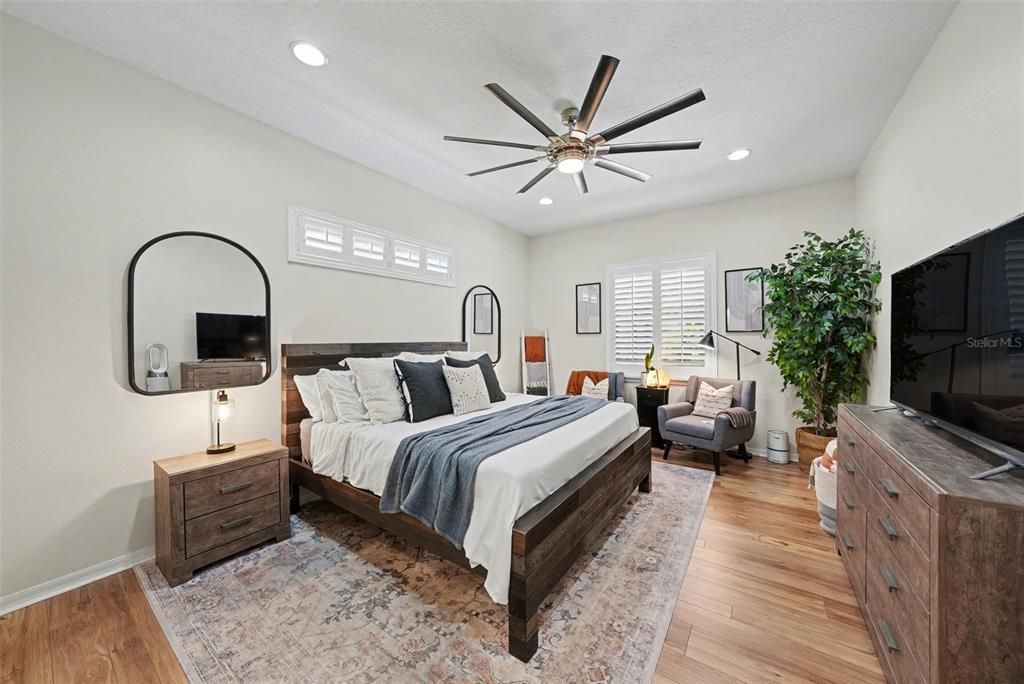 Activo con contrato: $839,900 (4 camas, 3 baños, 3429 Pies cuadrados)