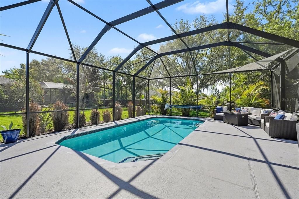 Activo con contrato: $839,900 (4 camas, 3 baños, 3429 Pies cuadrados)