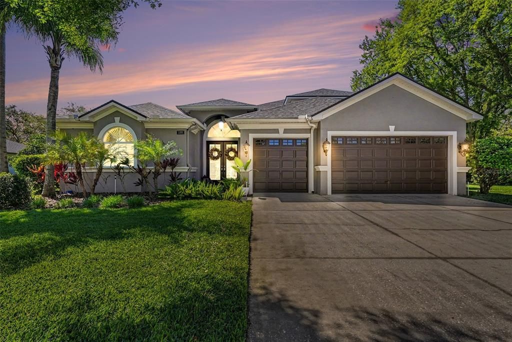 Activo con contrato: $839,900 (4 camas, 3 baños, 3429 Pies cuadrados)