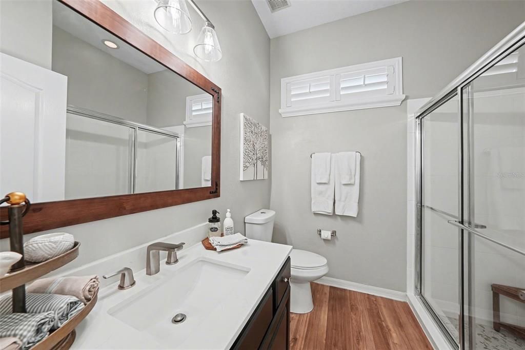 Activo con contrato: $839,900 (4 camas, 3 baños, 3429 Pies cuadrados)