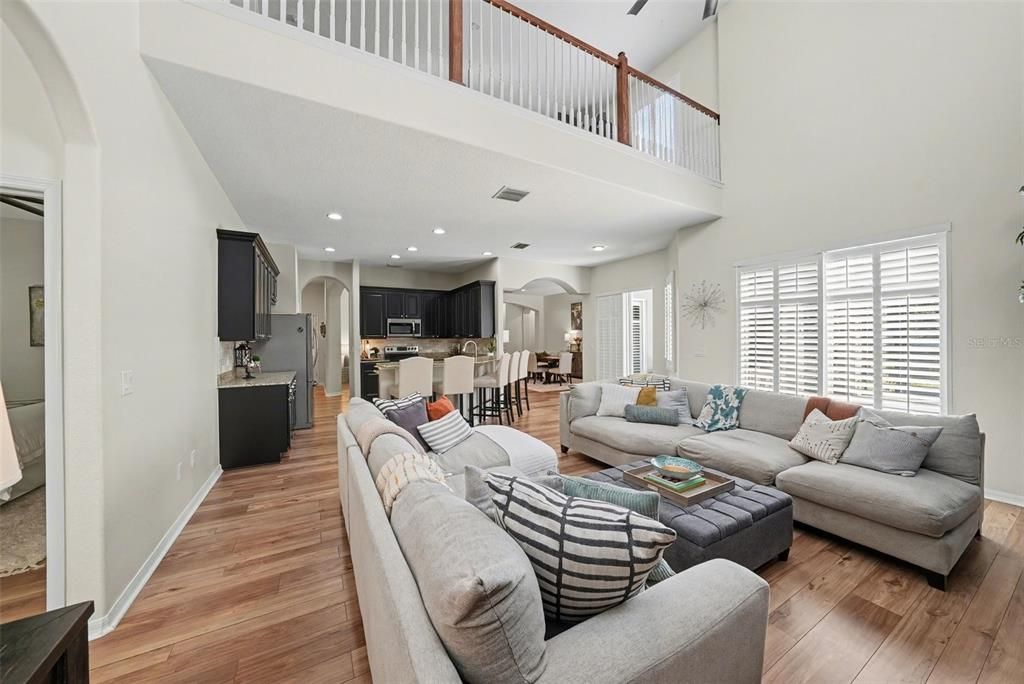 Activo con contrato: $839,900 (4 camas, 3 baños, 3429 Pies cuadrados)