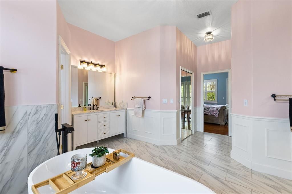Active With Contract: $689,900 (4 beds, 3 baths, 2641 Square Feet)