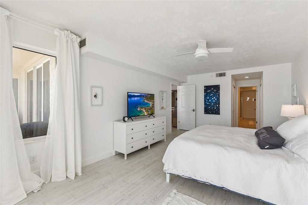 На продажу: $925,000 (3 спален, 3 ванн, 2400 Квадратных фут)