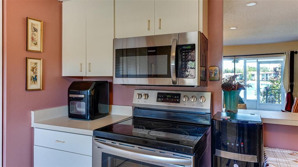 Active With Contract: $185,000 (2 beds, 2 baths, 1146 Square Feet)