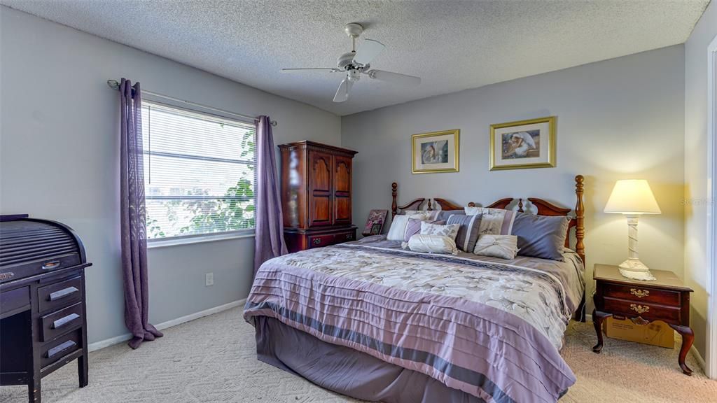 Active With Contract: $185,000 (2 beds, 2 baths, 1146 Square Feet)