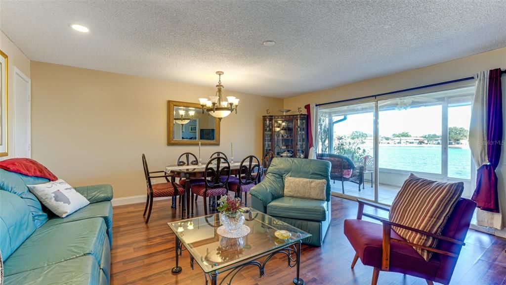 Active With Contract: $185,000 (2 beds, 2 baths, 1146 Square Feet)