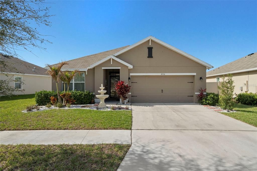 For Sale: $320,000 (3 beds, 2 baths, 1676 Square Feet)