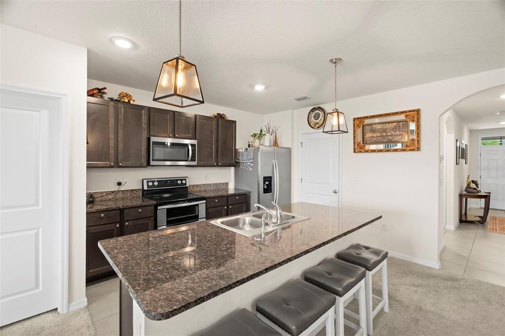 For Sale: $320,000 (3 beds, 2 baths, 1676 Square Feet)