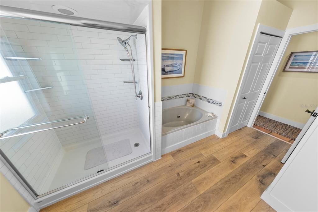 Active With Contract: $649,500 (2 beds, 2 baths, 1540 Square Feet)