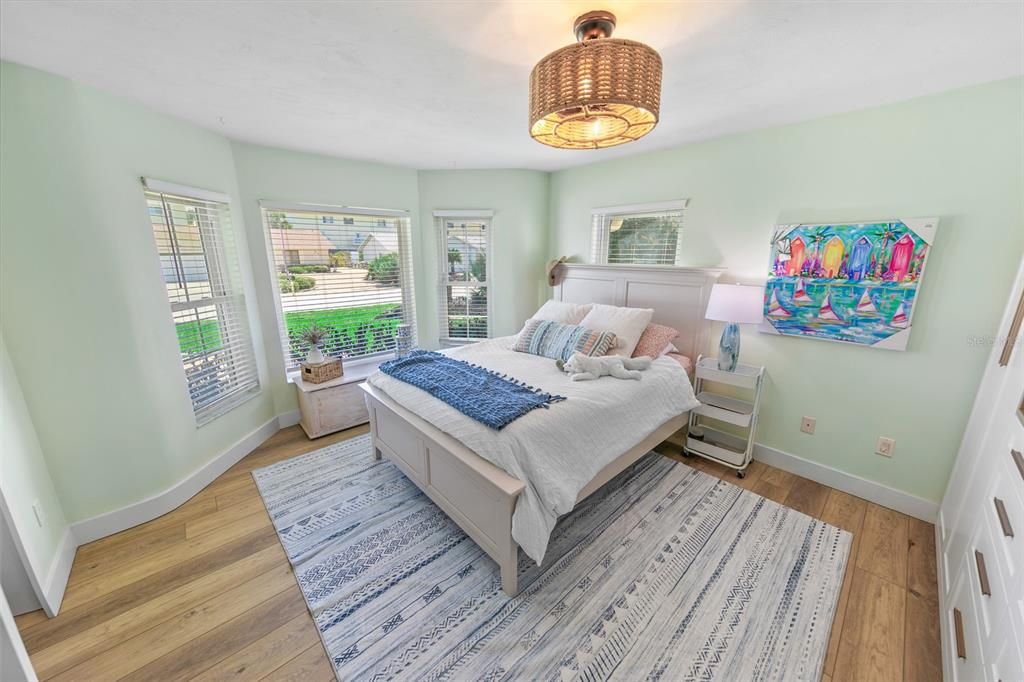 Active With Contract: $649,500 (2 beds, 2 baths, 1540 Square Feet)