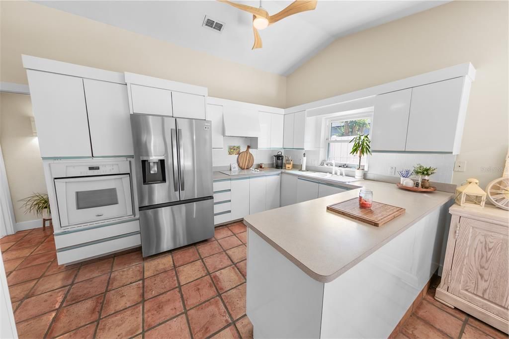 Active With Contract: $649,500 (2 beds, 2 baths, 1540 Square Feet)
