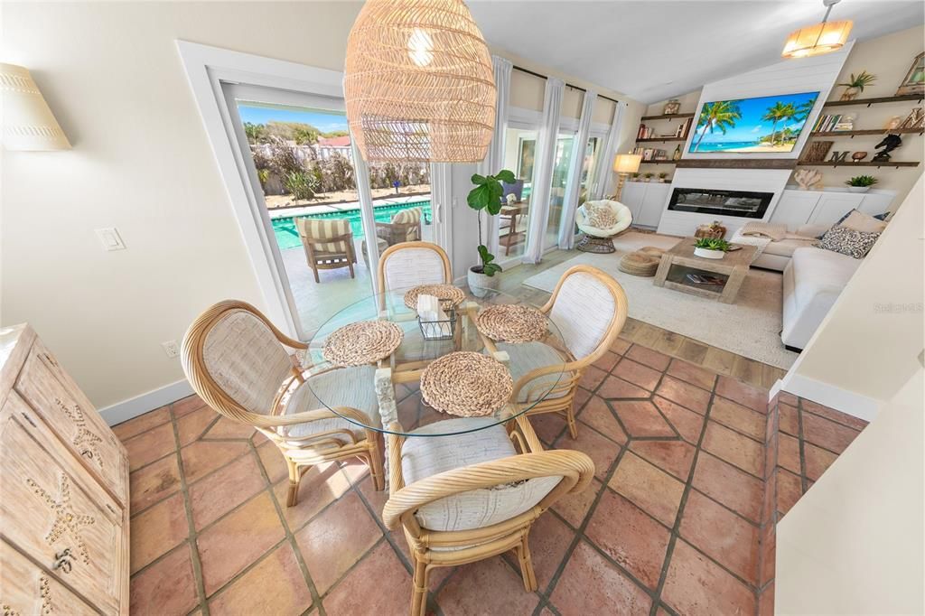 Active With Contract: $649,500 (2 beds, 2 baths, 1540 Square Feet)