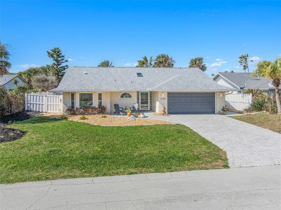 Active With Contract: $649,500 (2 beds, 2 baths, 1540 Square Feet)