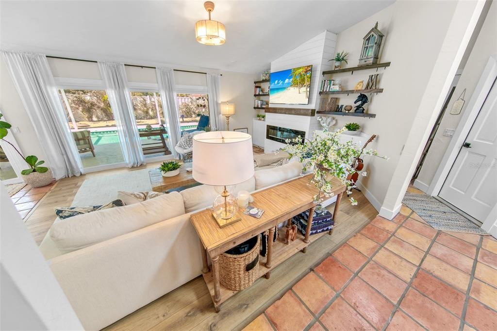 Active With Contract: $649,500 (2 beds, 2 baths, 1540 Square Feet)