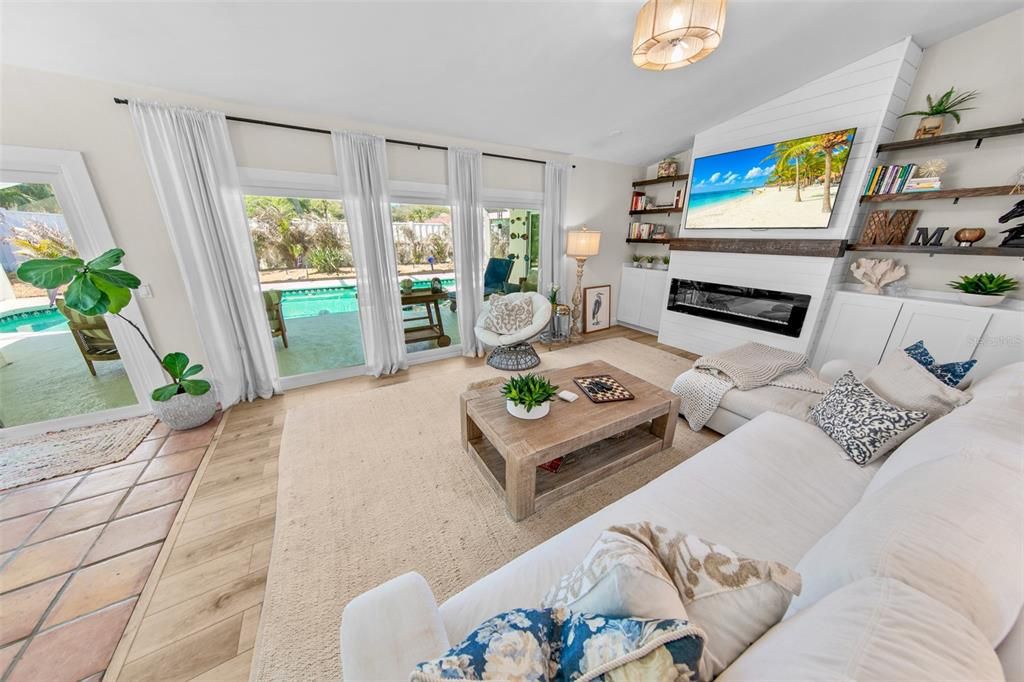 Active With Contract: $649,500 (2 beds, 2 baths, 1540 Square Feet)