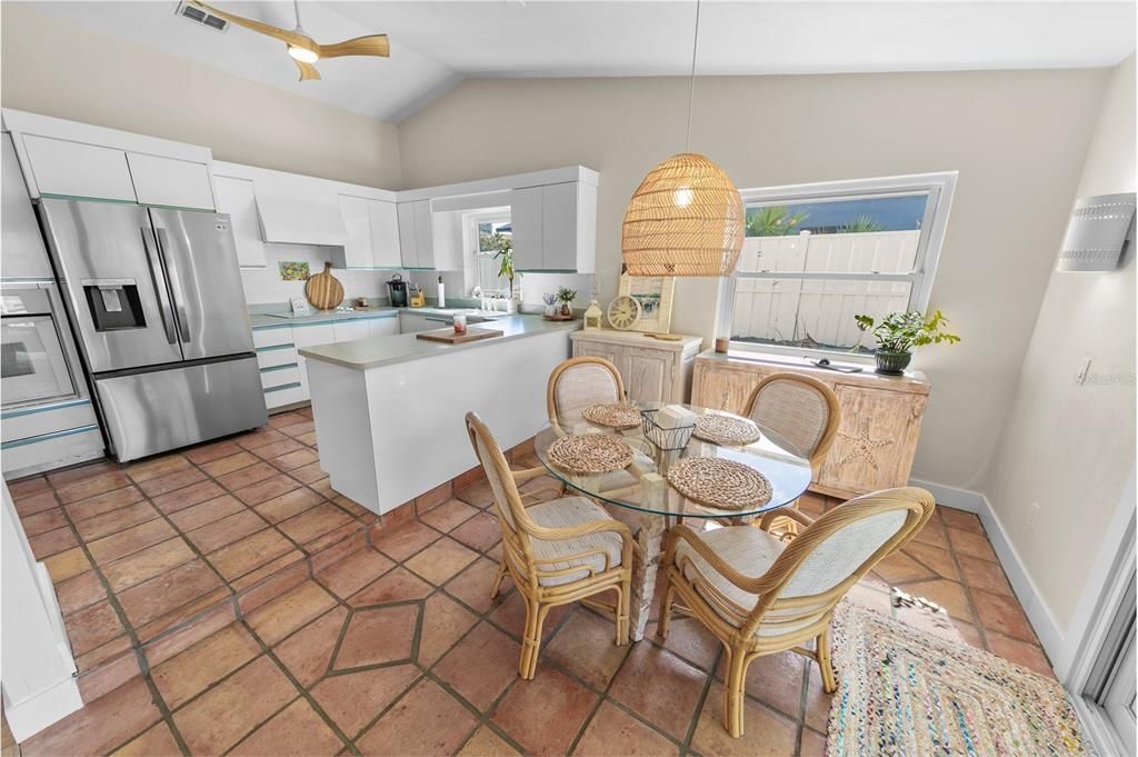 Active With Contract: $649,500 (2 beds, 2 baths, 1540 Square Feet)