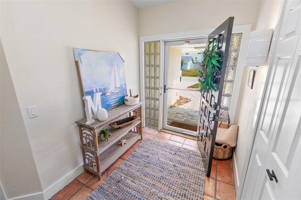 Active With Contract: $649,500 (2 beds, 2 baths, 1540 Square Feet)