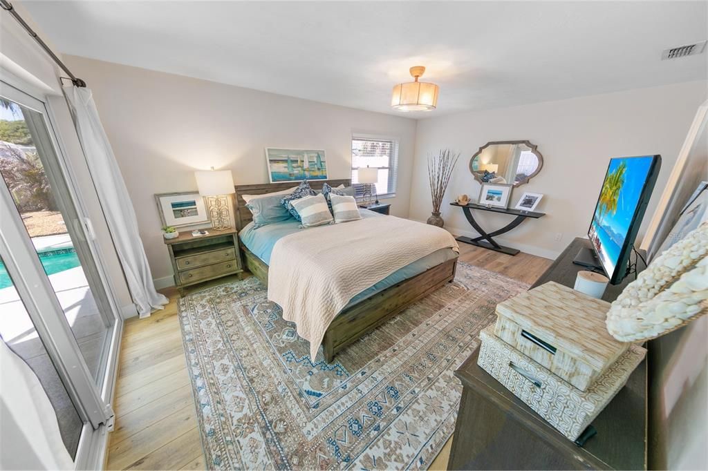 Active With Contract: $649,500 (2 beds, 2 baths, 1540 Square Feet)