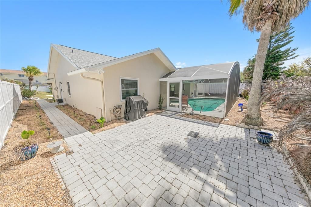 Active With Contract: $649,500 (2 beds, 2 baths, 1540 Square Feet)
