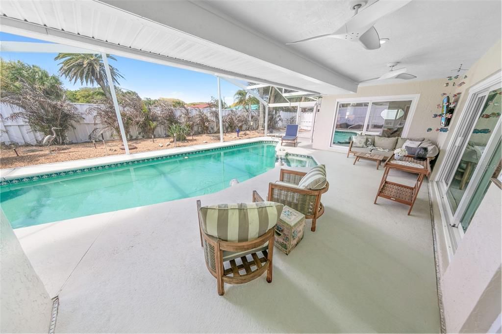 Active With Contract: $649,500 (2 beds, 2 baths, 1540 Square Feet)